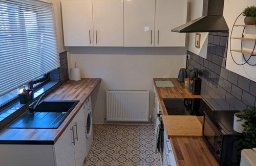 Worksop House | OJ's Spacious Terrace by Clumber Park & Van Dyk's