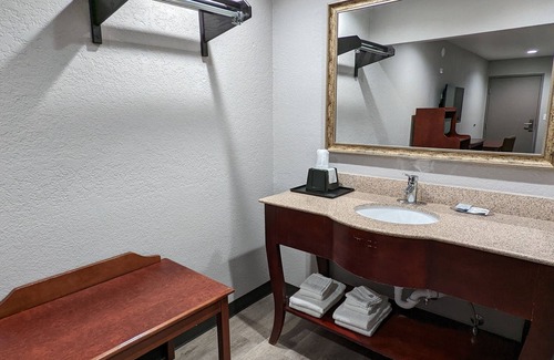 Central Oklahoma City Hotel | OKC Hotel
