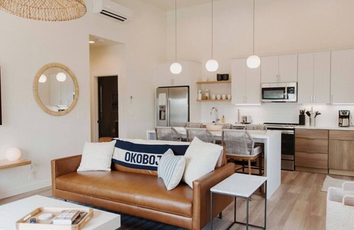 Okoboji Villa | Okoboji Flats 4 at the Lake (Off East Lake)