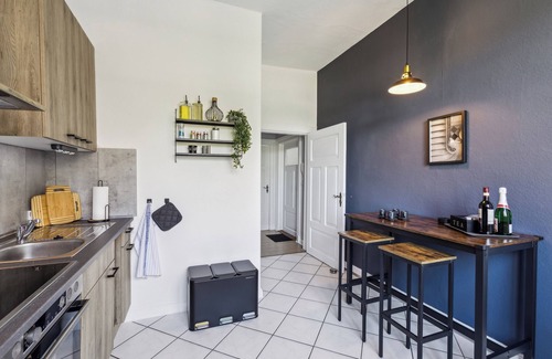Bad Bevensen Apartment | Old building apartment | 4 rooms | Netflix | balcony | central