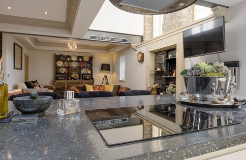 Barnoldswick Cottage | OLD CHAPEL HOUSE, family friendly, with a garden in Barnoldswick