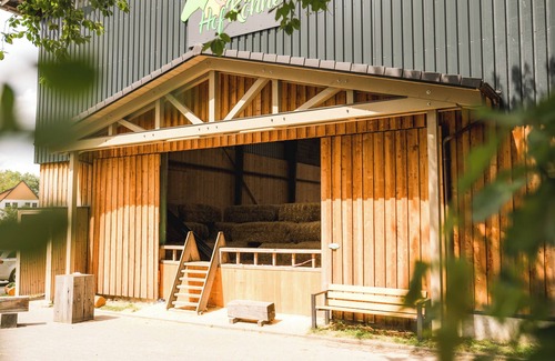 Niederberndorf Apartment | Old farmhouse - attic room on the left