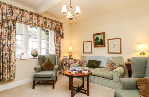 Cerne Abbas Cottage | OLD GAOL COTTAGE, family friendly, with a garden in Cerne Abbas