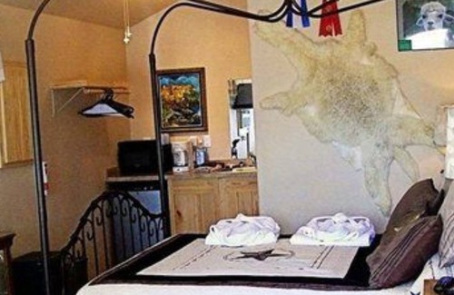 Denton Hotel | Old Irish Inn