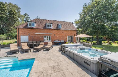 Maidstone House | Old Lakenham by Group Retreats