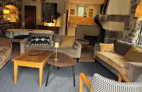 Saint-Paulien Cottage | Old mill, private pond, heated swimming pool