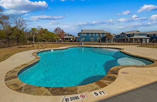 Gruene Condo | Old Mills Resort OM A15 3 Bedroom Condo by Redawning