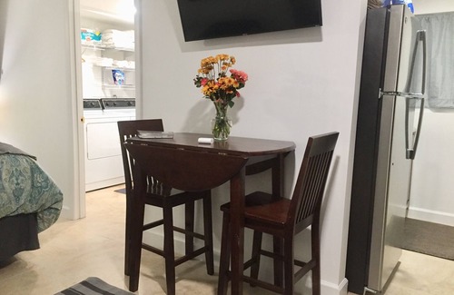 Old Northwood Historic District Apartment | Old Northwood Cabana