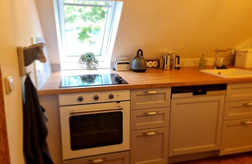 Lachendorf Apartment | Old school Jarnsen Oberstübchen with balcony