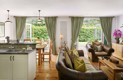 Monaghan Ski Chalet | Old Stable Mews Castle Leslie
