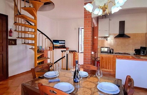 Pompeiana House | Old stone house with sea view