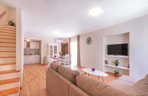 Orahovac Villa | Old Stone Villa Lalosevic