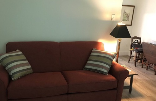 Suttons Bay Cottage | Old Stoney Beach - Waterfront