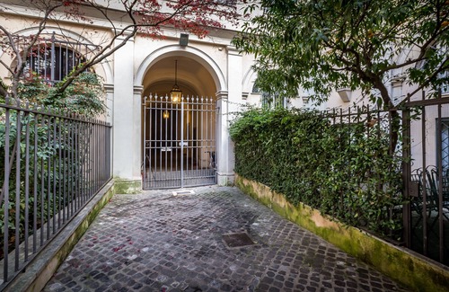 Rione VII Regola Apartment | OLD TOWN APARTMENTS ROME VIA GIULIAnA roman experience near Campo dè Fiori