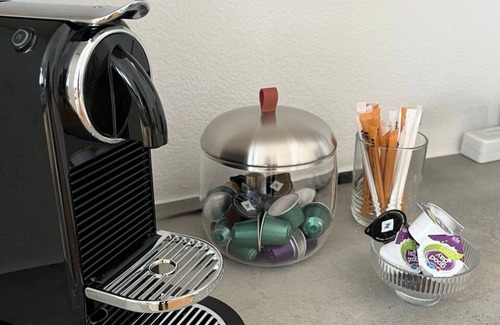 Old Town Apartment | Old Town apt w/art 10min to mainstation, 5min to lake, w/washer & dryer