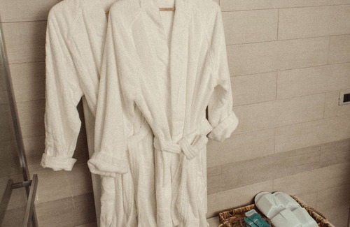 Gassino Torinese Cabin | Old Well Suite in Antique Farm with Outdoor Spa in the Countryside