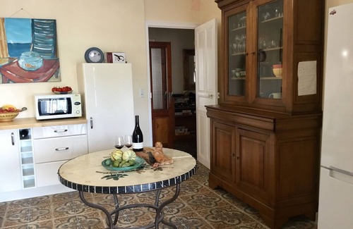 Thezan-les-Beziers House | Old wine storehouse with terrace and garden