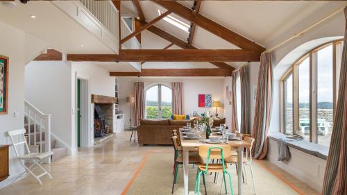 Elkstone House | Oldbury Barn