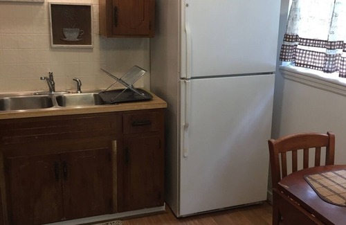 Glen Iris House | Older cozy efficiency home near downtown Birmingham and UAB