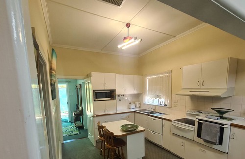 Swan Hill House | older style home, suits the budget conscious and tradies.