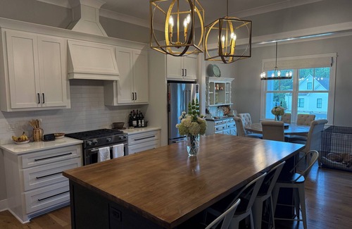 Oxford House | Ole Miss Football weekend ready! 4-bedroom house in welcoming Oxford