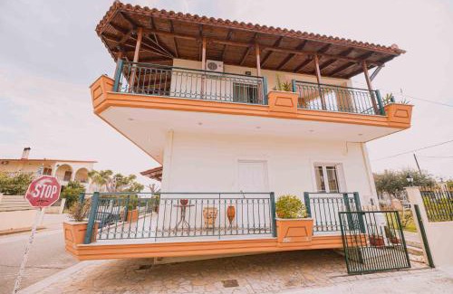 Ilida House | Olga's Garden House Douneika - Happy Rentals