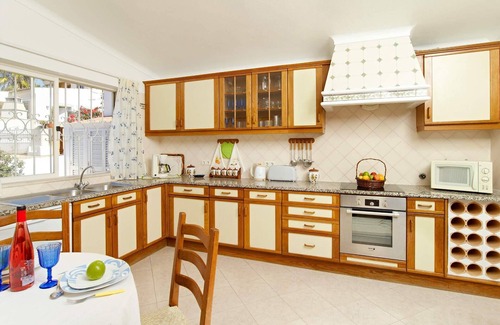 Albufeira Villa | Oliveira - Two Bedroom Villa, Sleeps 4