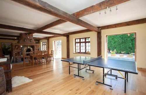 Olveston Villa | Olli's Summer House - Natural Pool & Jacuzzi optional