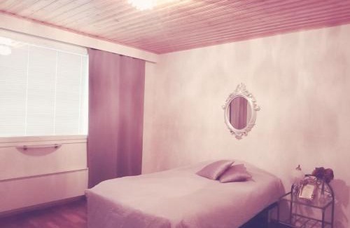 Vanhahovi House | Omakotitalo keskustassa