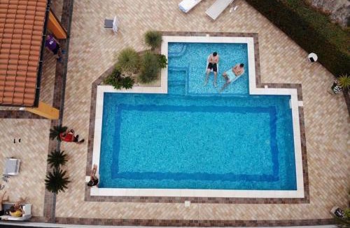 Fondachello Villa | OMBRA E CAFFE'