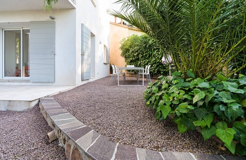 Saint-Raphael Apartment | On a quiet garden level, a few steps away from the beach