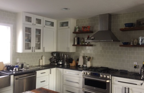 Manahawkin House | On Bay!☀️Beautiful views & sunsets🌅 Dock to swim & kayak 🛶 Chef kitchen🍹Pets OK🐶