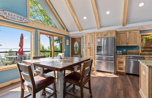 Nisswa House | On Gull Lake | Hot Tub | Fireplace | Fire Pit