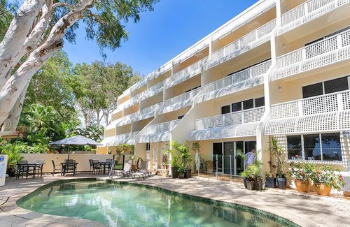 Palm Cove Apartment | On Palm Cove Beachfront Apartments