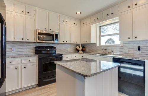 Gober House | On-Site Lake Access + Fire Pit: Bonham Home!