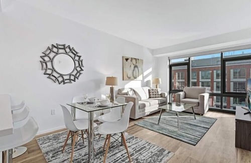 Shawmut Apartment | On-site Theater! 1BR | W/D | Desk | WiFi | Downtown Boston