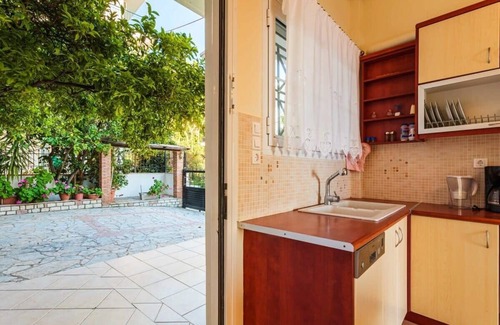 Akrogialion Apartment | On the Beach - Akroyali Family Lodging