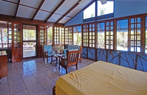 Quebrada La Gamba House | On the Beach at Playa Zancudo