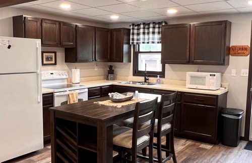 Eagle River Cabin | On the Eagle River Chain, Pier Slip, Kayaks, Wi-fi, AC, On Snowmobile Trail