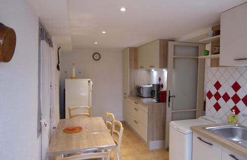 Ceret House | On the heights of Céret, house set in greenery with a lovely view.