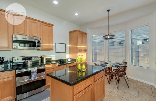 Seville House | (ON) Unbeatable Backyard, Tee'd Up "On The Nine"!