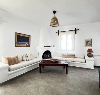 Kithnos House | ONCE UPON, 3bedroom house in Chora