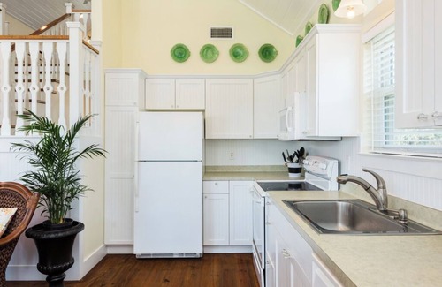 Spanish Grant Cottage | Once Upon a Tide