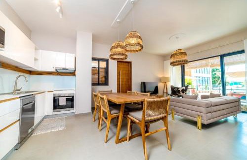Pereybere Apartment | One Bay Residence Modern Contemporary Apartment Flat 4