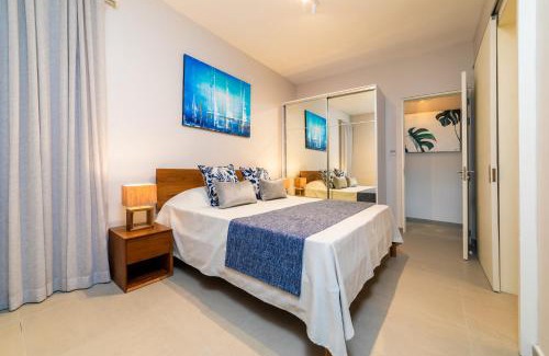 Pereybere Apartment | One Bay Residence Modern Contemporary Apartment Flat 4