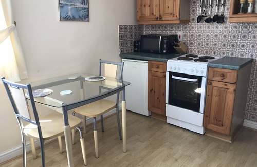 Caernarfon House | One bed accommodation with countryside views, near Snowdonia National Park