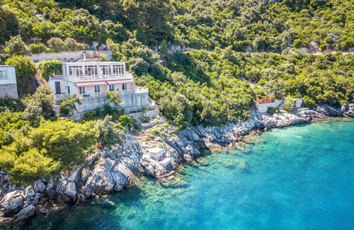 Sobra Apartment | One bedroom apartment near beach Sobra, Mljet (A-15993-a)