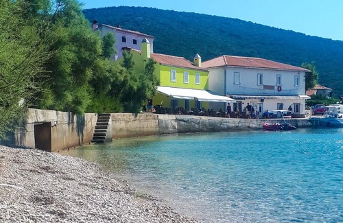 Martinscica Apartment | One bedroom apartment near beach Martinšćica, Cres (A-22582-b)