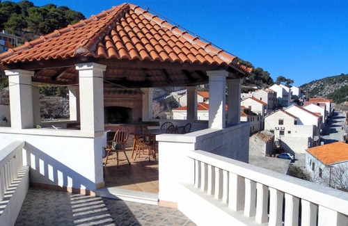 Pucisca Apartment | One bedroom apartment with terrace Pučišća, Brač (A-754-a)