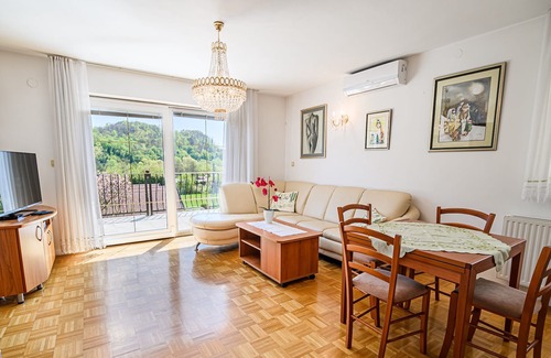 Podcetrtek Apartment | One bedroom apartment with terrace
